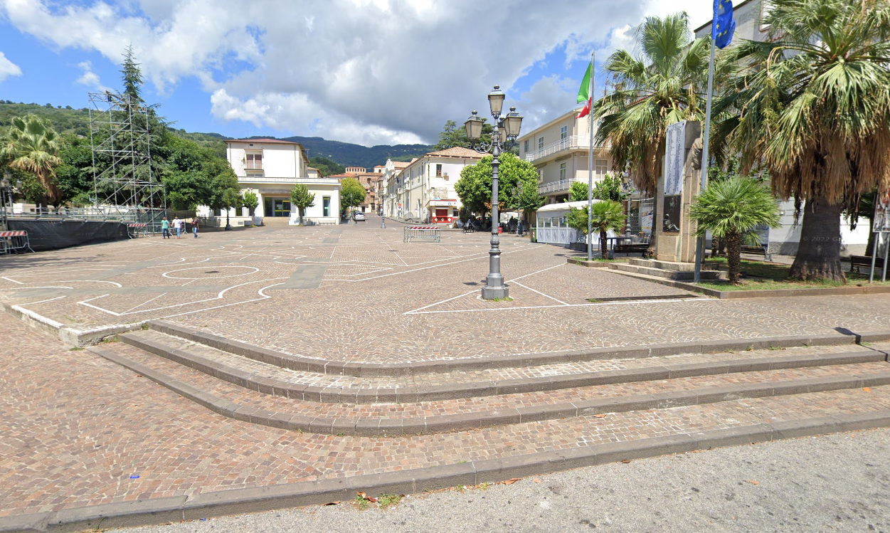 Piazza 5 dicembre 